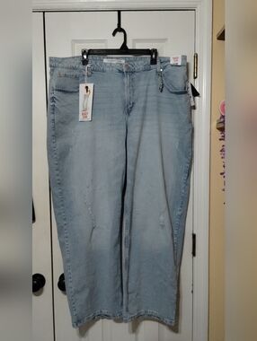 Celebrity Pink Women's Size 20W Light Wash Baggy Jeans - Charmed